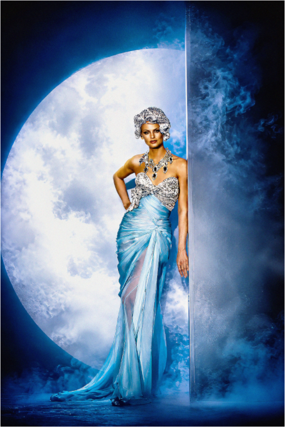Main image Thierry Mugler Haute Couture, Linda Evangelista, Cirque d' Hiver, Paris 1995