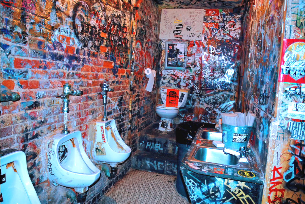 Main image Roberto Rabanne, CBGB'S Toilet, New York 2006